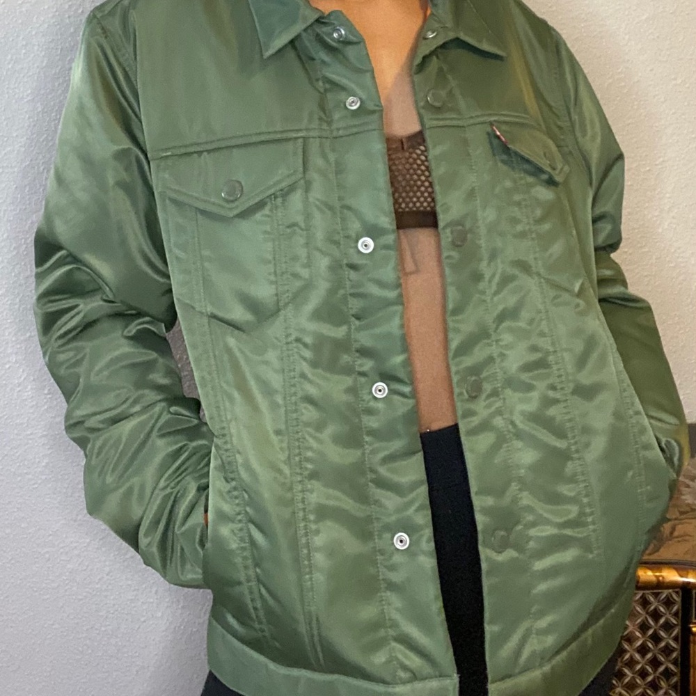 SOLD!! ✨ Beautiful Green Levi’s Bomber Jacket ✨